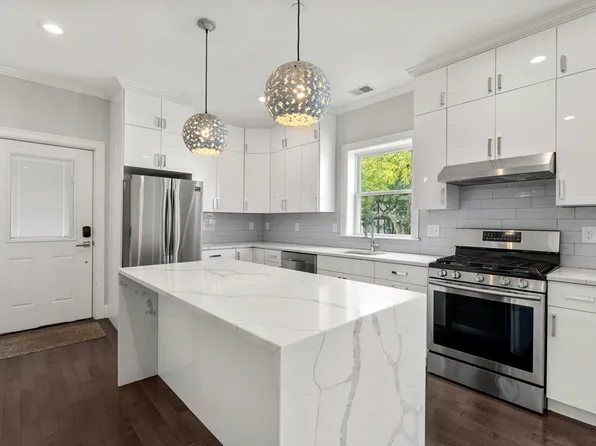 301 Saratoga St #2, Boston, MA 02128