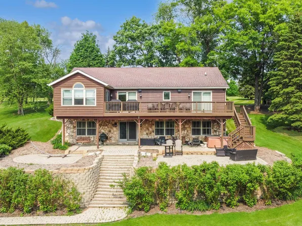 27-54 Ridgeview Dr, Lanark, IL 61046