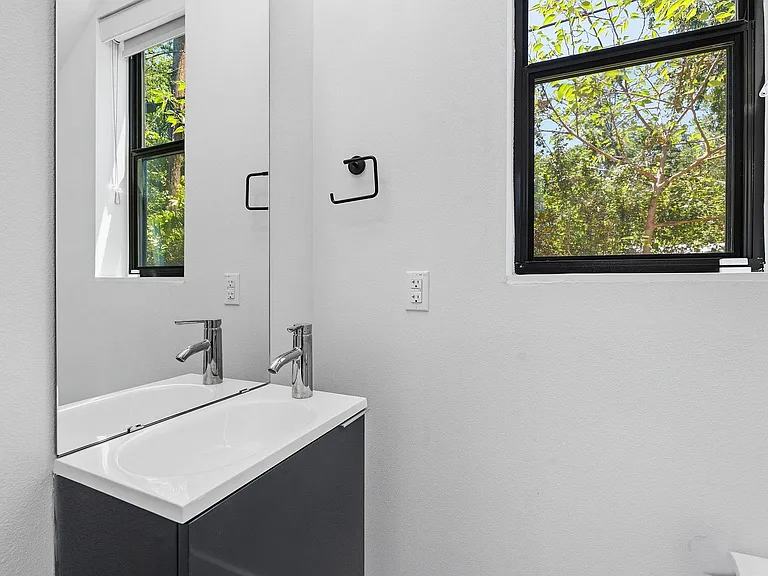 2935 Moss St #2 — Photo 16