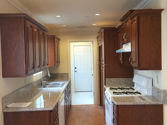 3rd image of 1739 N Alexandria Ave