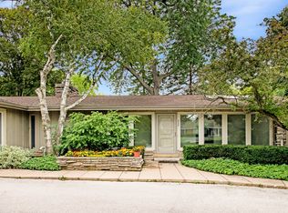 425 E Laramie Ln, Bayside, WI 53217