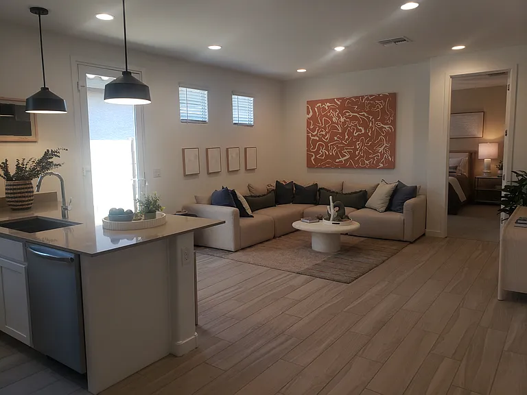 9524 W Whitton Ave — Photo 4