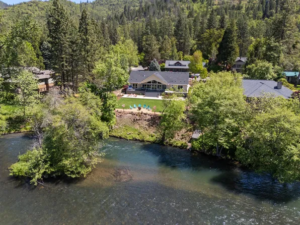 1060 Anglers Pl, Shady Cove, OR 97539
