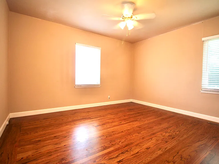 15539 Vassar Ave — Photo 10