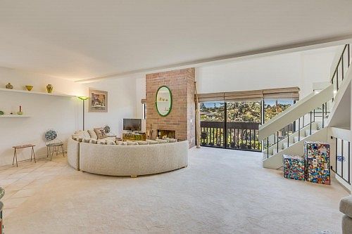 4th image of 858 12th St APT 12