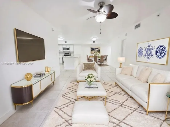 2620 S University Dr APT 111, Davie, FL 33328