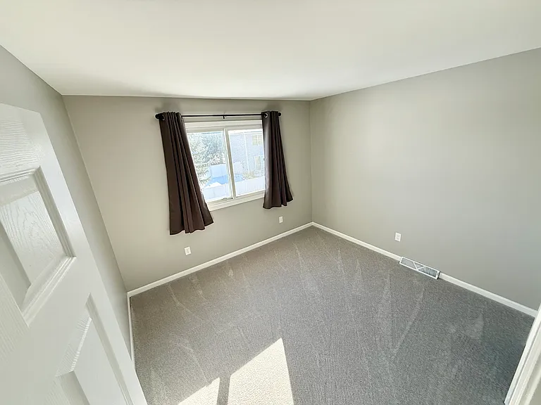 102 W Countryside Pkwy #C — Photo 9