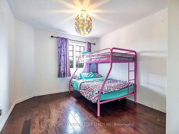 5th image of 14 Guildwood Dr