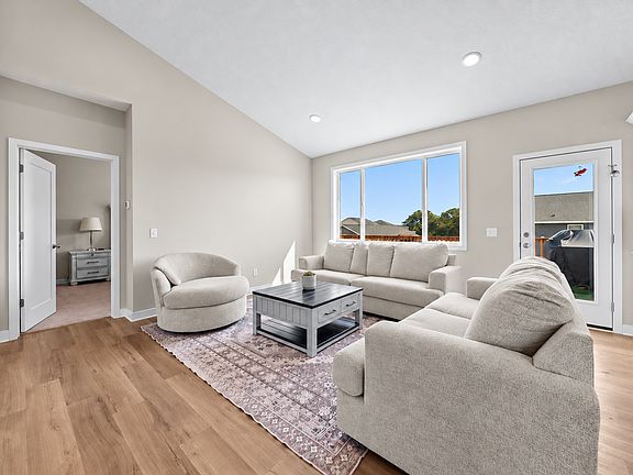 2nd image of 1238 Compton Ave