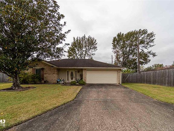 2nd image of 2210 Woodside Dr