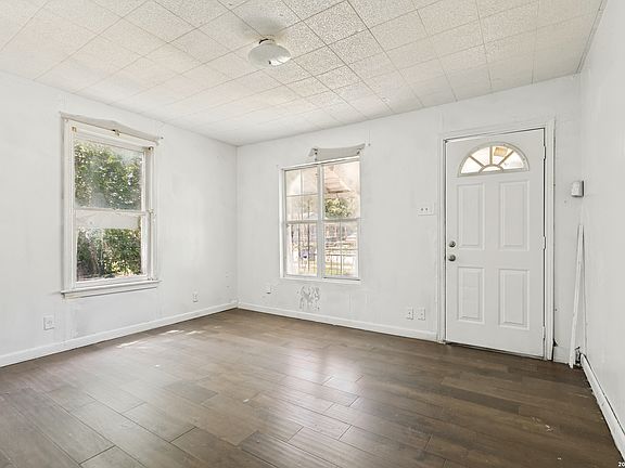4th image of 1102 CECILIA ST