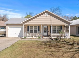1009 Autumn Dr, Murrells Inlet, SC 29576