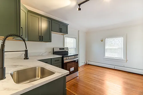 169 Waterman St Photo 1
