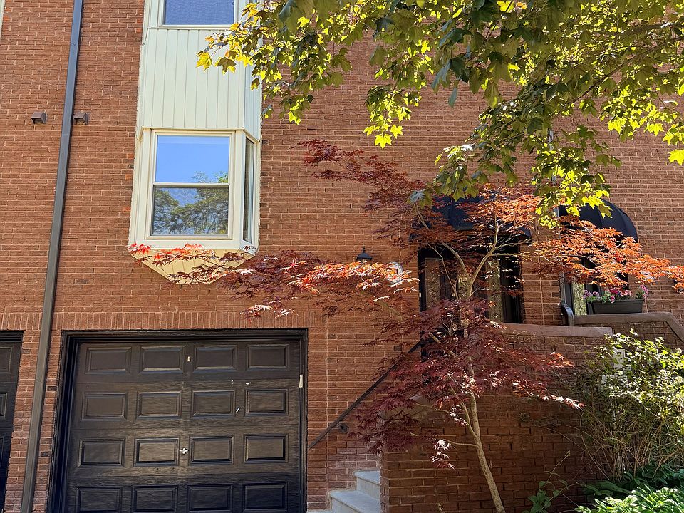 1st image of 21 Red Maple Ct