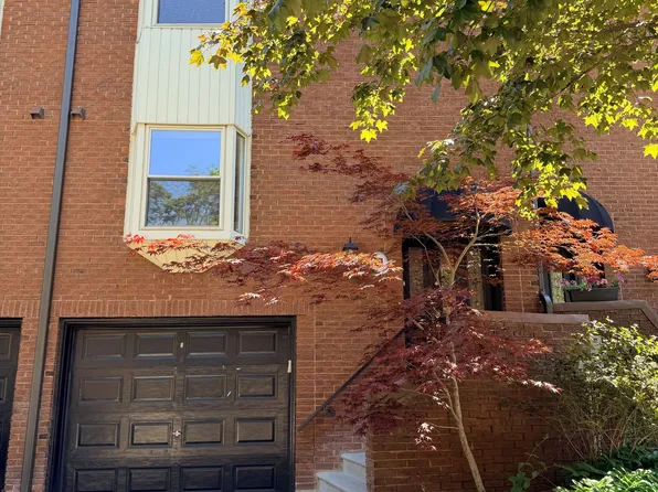 21 Red Maple Ct, Toronto, ON M2K 2T4