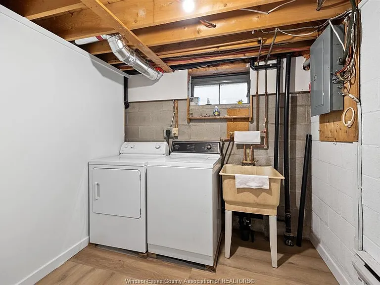 328 Fryer St — Photo 19