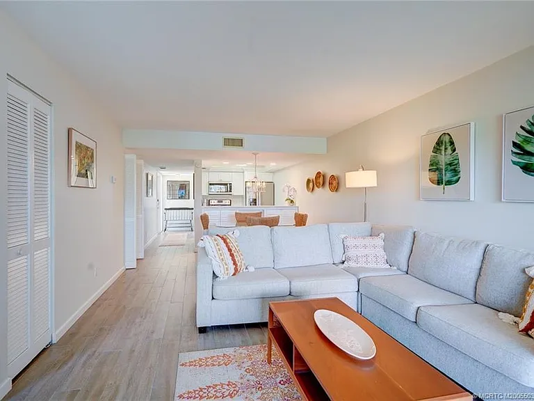 5553 NE Gulfstream Way — Photo 24