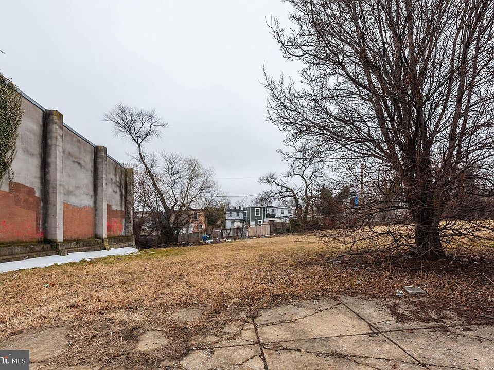2nd image of 2656 Dulany St