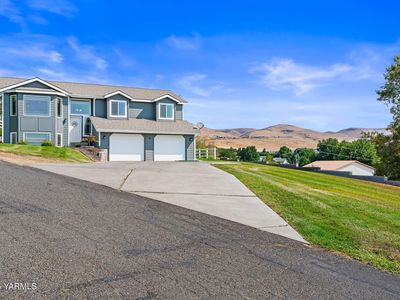 610 Titleist Ln, Yakima, WA, 98901