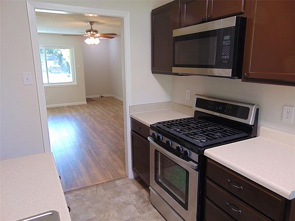 5th image of 3246 Highland Woods Cir