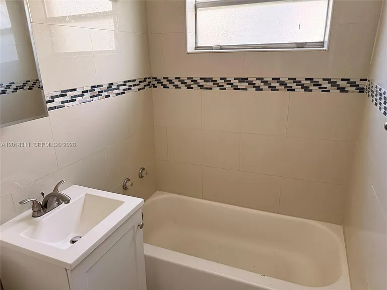 311 NE 57th St #311 — Photo 10