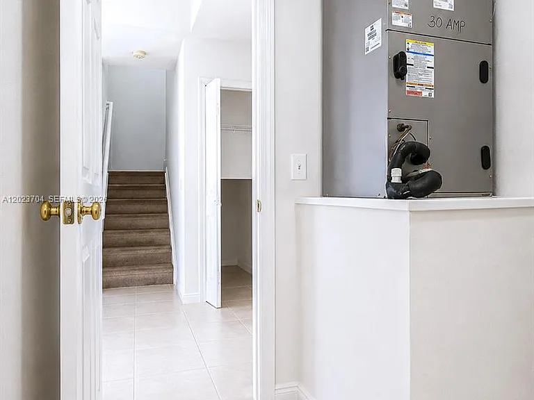 6136 NW Gaylord Ter — Photo 30