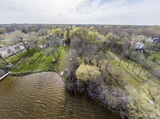 7031 W Wind Lake Rd, Wind Lake, WI 53185