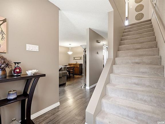 4th image of 41 Spruceview ROAD