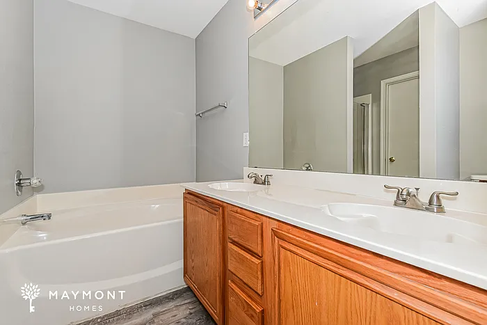 512 Bryn Mawr — Photo 10