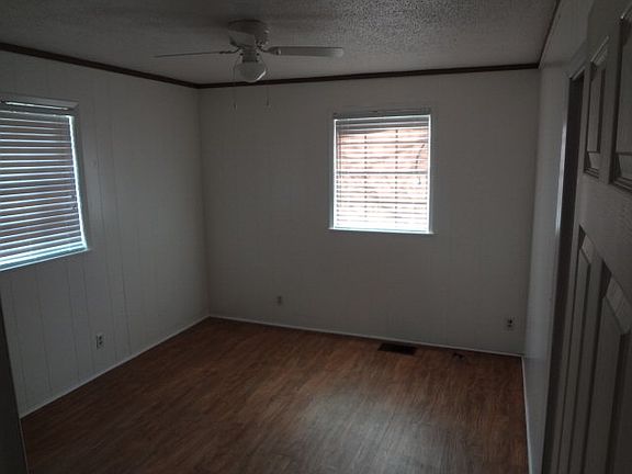 2nd image of 2749 Pearl Ave