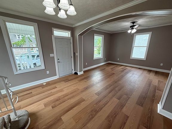 5th image of 2820 Hampton St