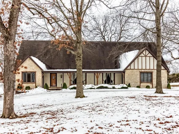 96 SW 100th Rd, Warrensburg, MO 64093