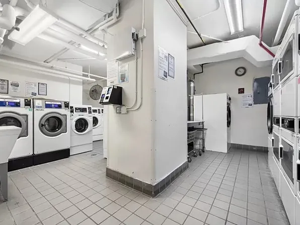 251 East 32nd Street image 11 of 13