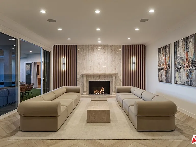 560 Chalette Dr — Photo 7