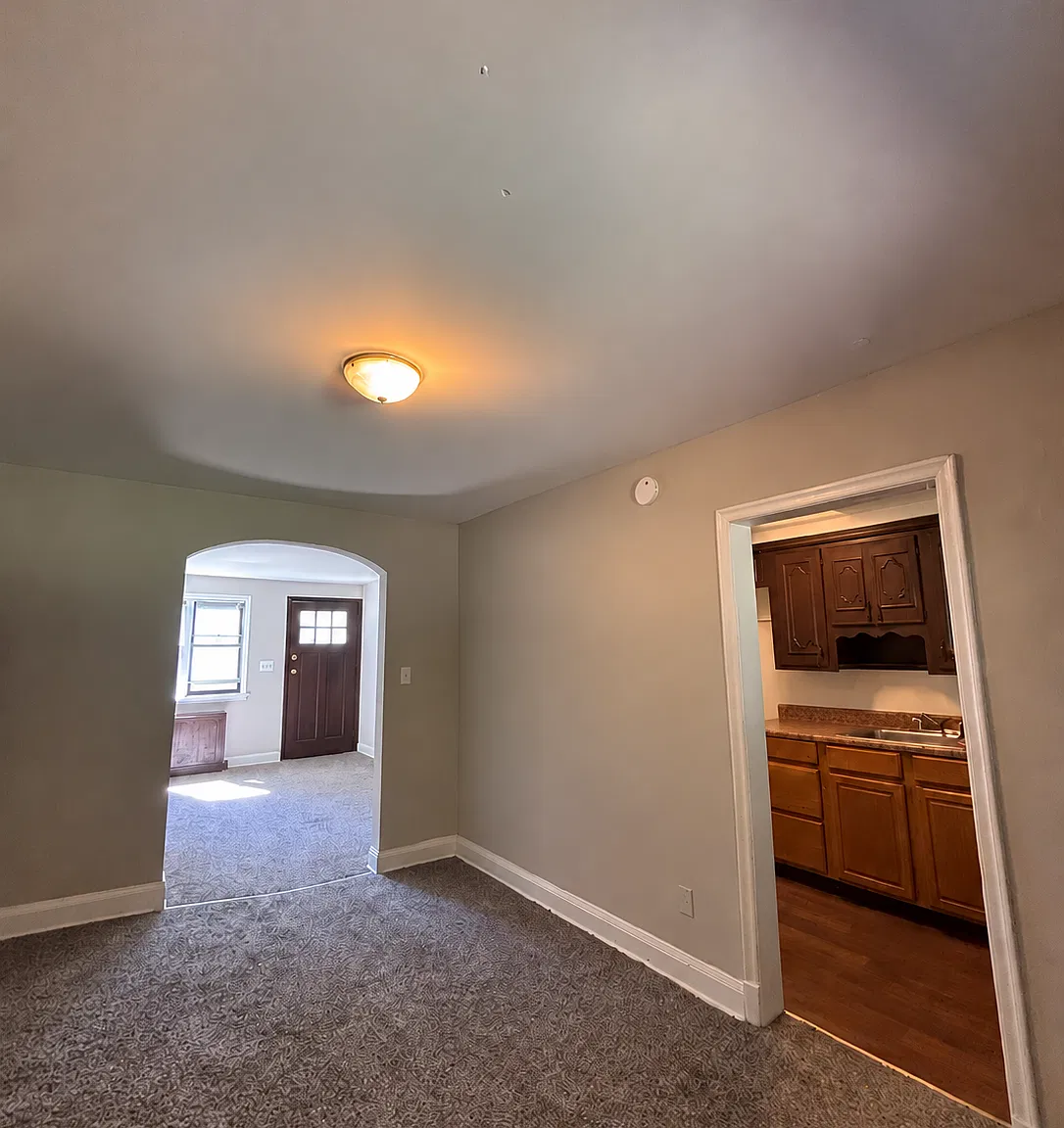 606 Washburn Ave. — Photo 4