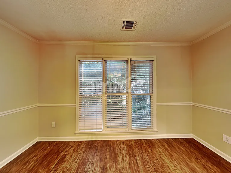 581 Thornbush Trce — Photo 6