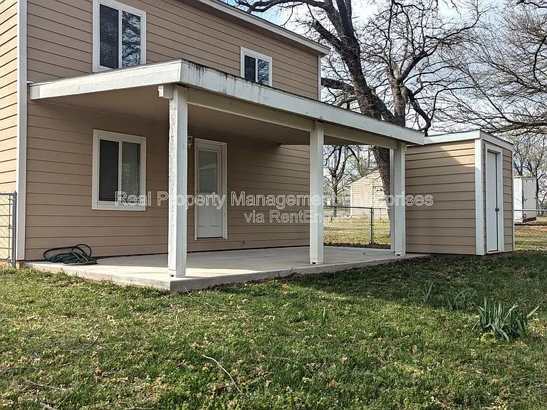 600 N Poplar Ln — Photo 26