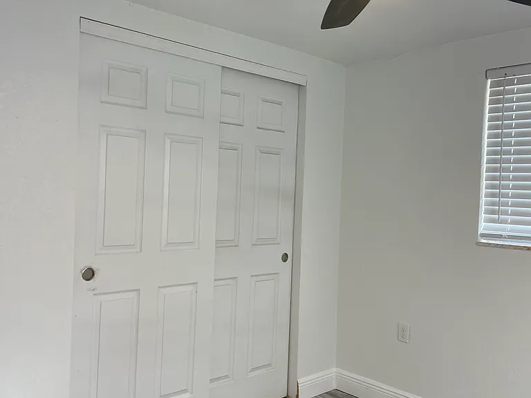 12806 Vassar Ct — Photo 4