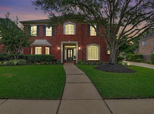 15918 Lake Loop Dr, Cypress, TX 77433