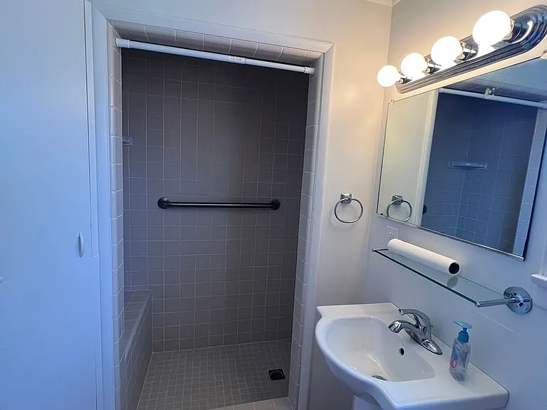 930 Anchor St — Photo 10