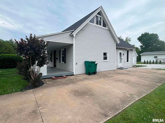 5th image of 304 E Summit St