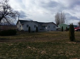 1720 Cook Rd, Yakima, WA 98908