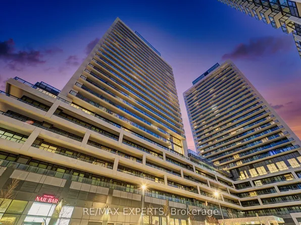 8960 Jane St #421, Vaughan, ON L4K 0N9