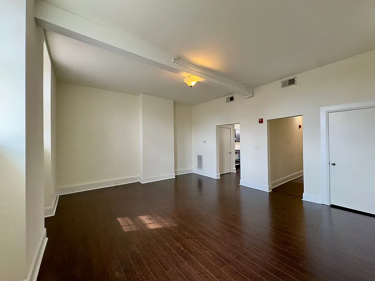 1212 Saint Paul St — Photo 3