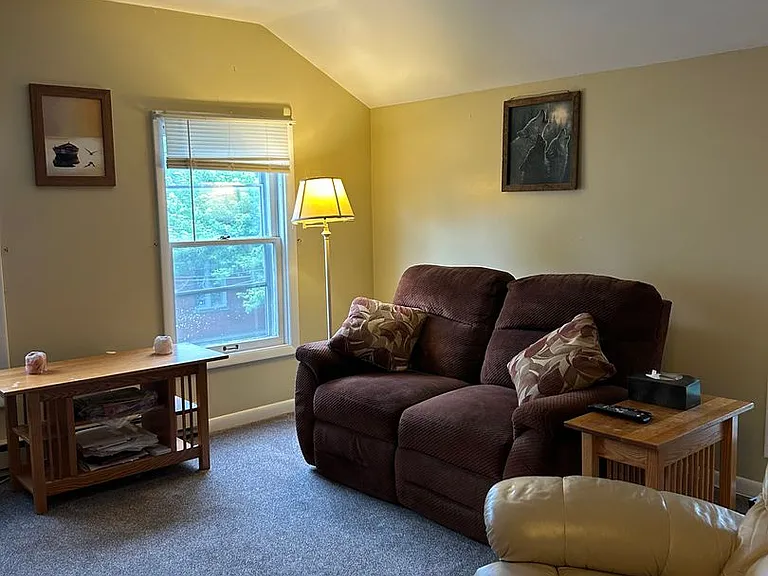 35 Lawrence St — Photo 11