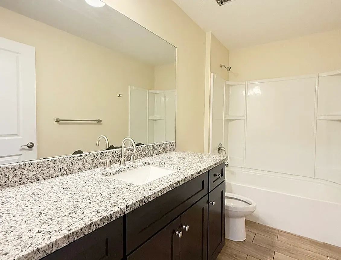 2932 Gillespie Ave — Photo 4