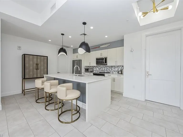 1111 Central Ave #401 — Photo 11