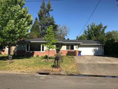 423 W Berdine St, Roseburg, OR, 97471