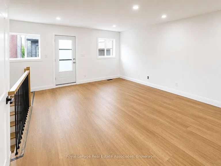 17 White Ave #1 — Photo 3