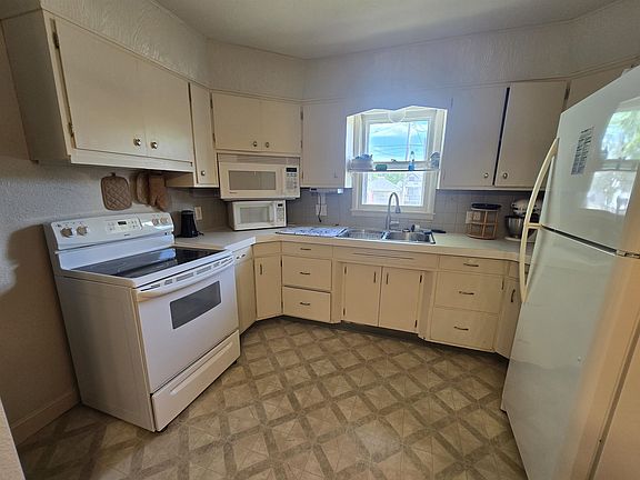 5th image of 309 W 15th St